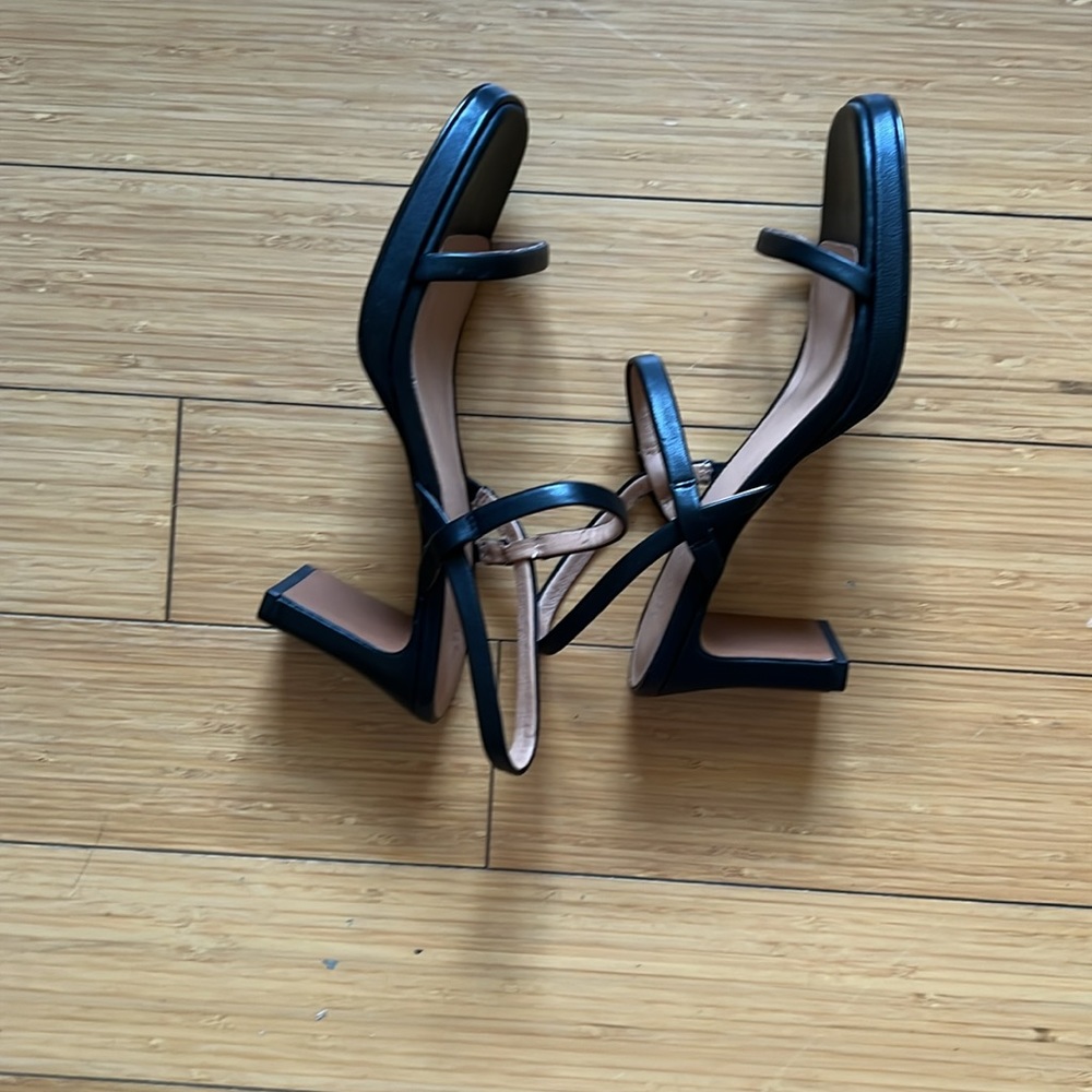 Madewell Black and Nude Strappy Sandals - Picture 2 of 3